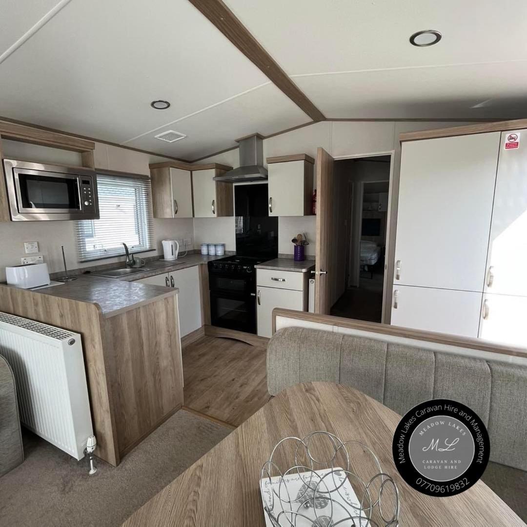 Palm Grove 182 - Pet Friendly, Wifi, Close To Beach And Clubhouse - Golden Palm Resort - Meadow Lakes Caravan & Lodge Hire Skegness Exterior photo