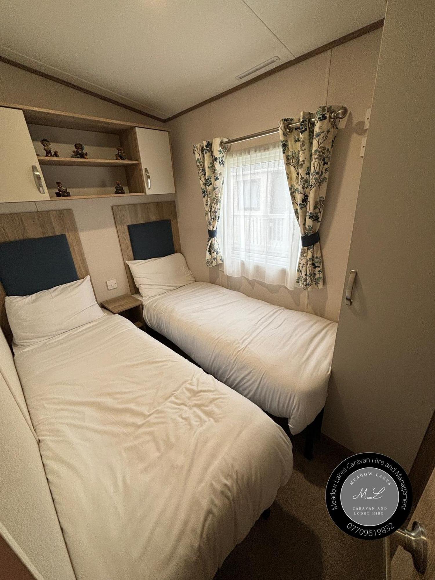 Palm Grove 182 - Pet Friendly, Wifi, Close To Beach And Clubhouse - Golden Palm Resort - Meadow Lakes Caravan & Lodge Hire Skegness Exterior photo